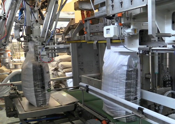 O PLC controla a máquina de embalagem automática do saco, o enchimento e o saco superior aberto da máquina da selagem
